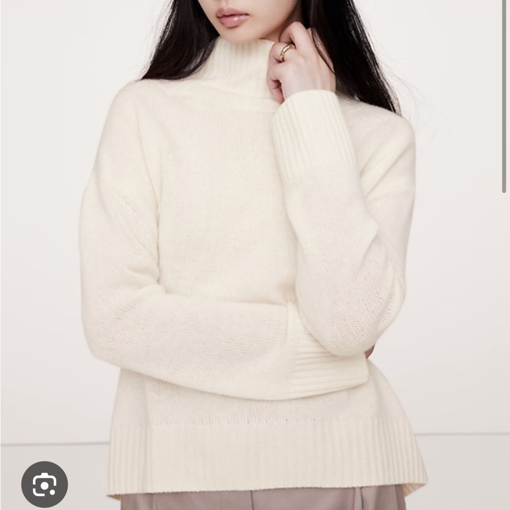 Banana Republic Oversized Cashmere Turtleneck Sweater NWT